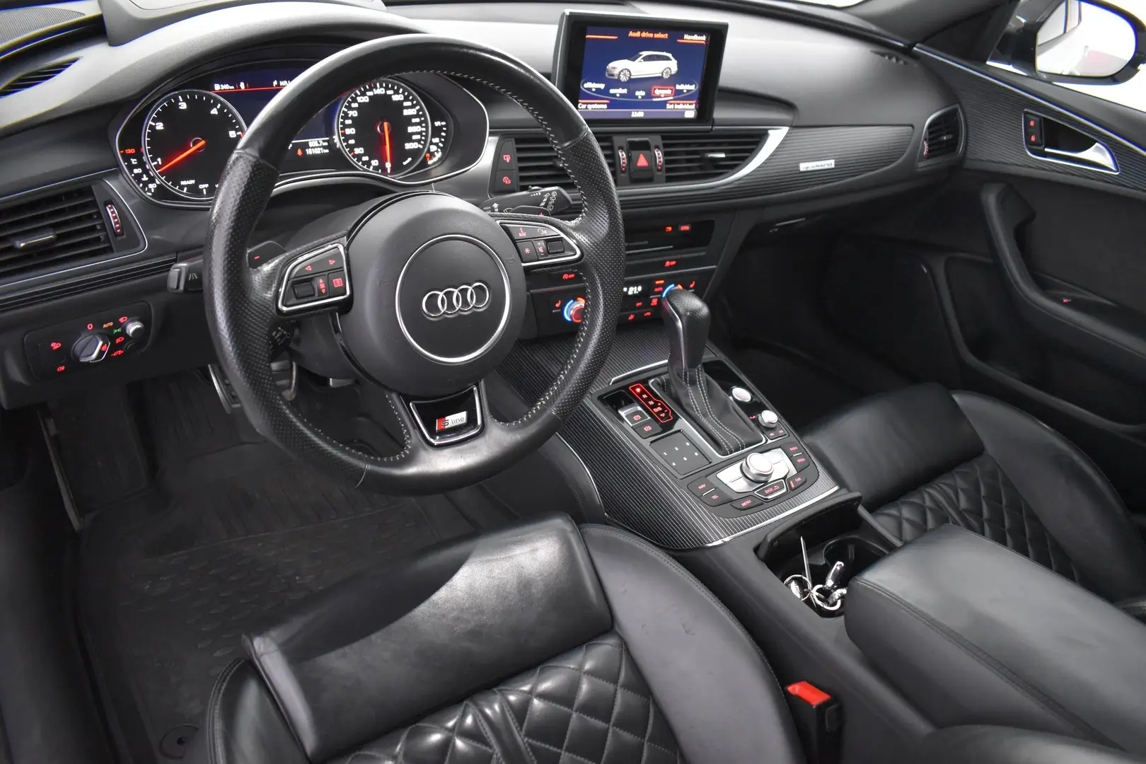 Car Image - 3nFUvN1M9aJVHc8W7sVHe3