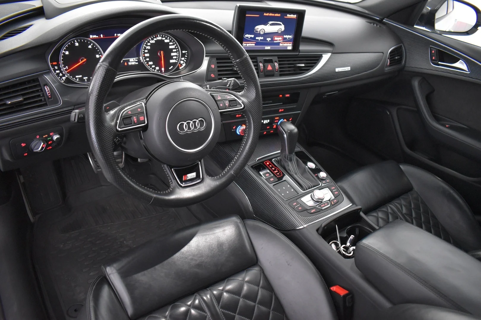 Car Image - 3nFUvN1M9aJVHc8W7sVHe3