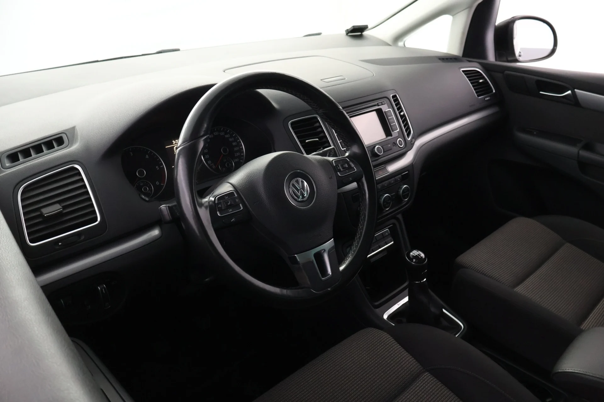 Car Image - q7E2zPZMD7lno2XxLv51q