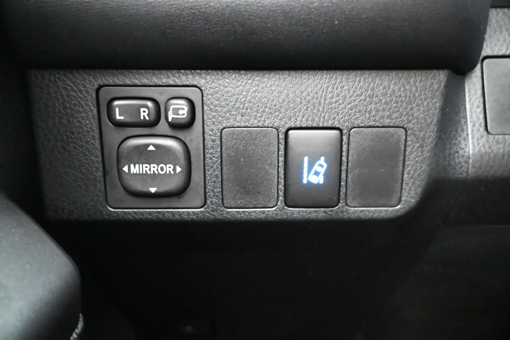 Car Image - 37YC0ZSR9RIP7rUAfIDjdi