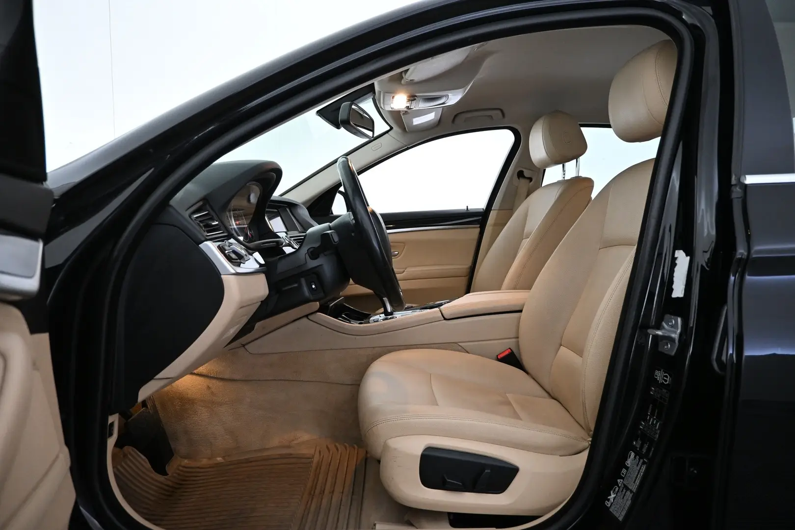 Car Image - 36vivgvO6wpU8Kz093gSFH