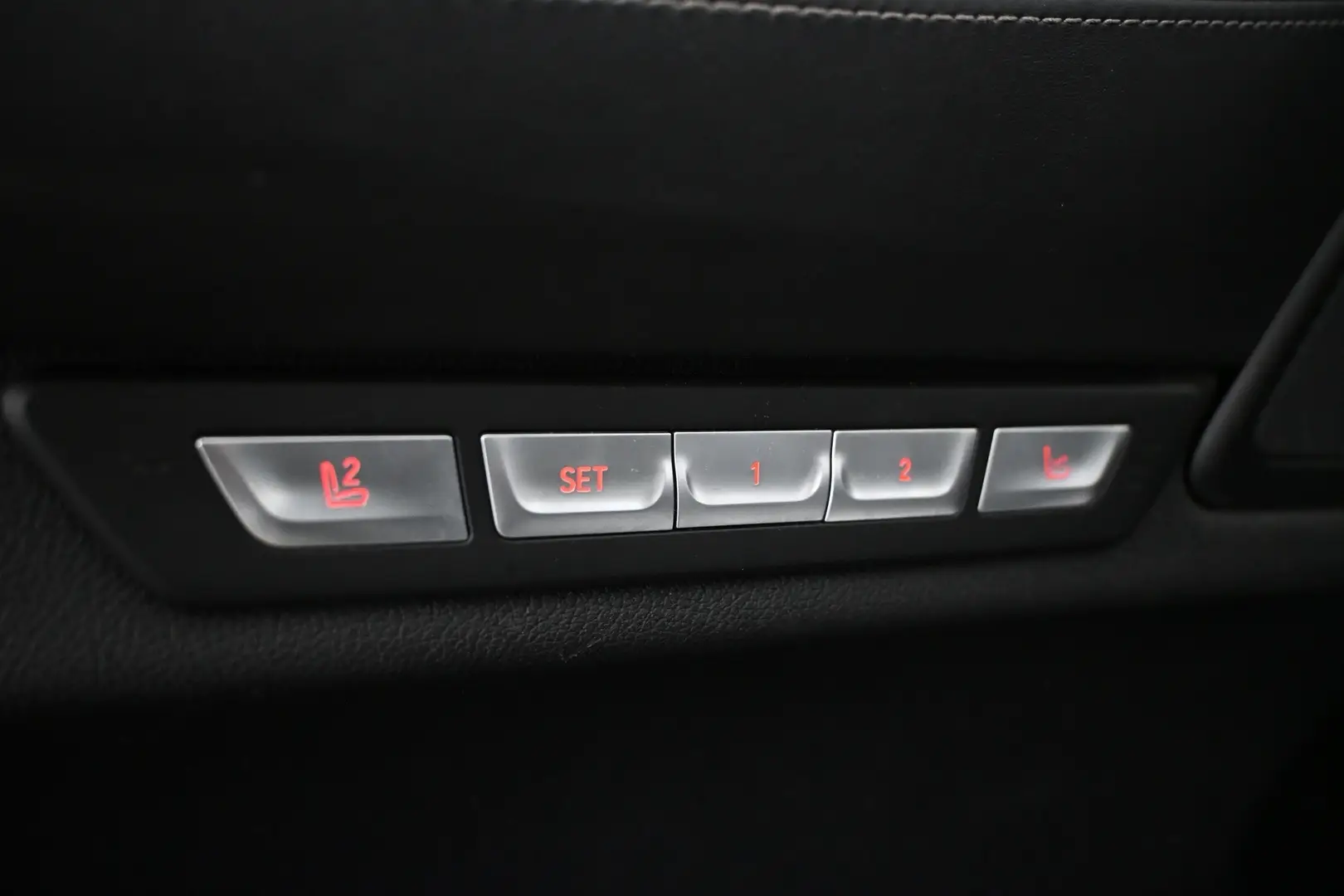 Car Image - 17zDJo2XWR9EPOyQoMeLqJ