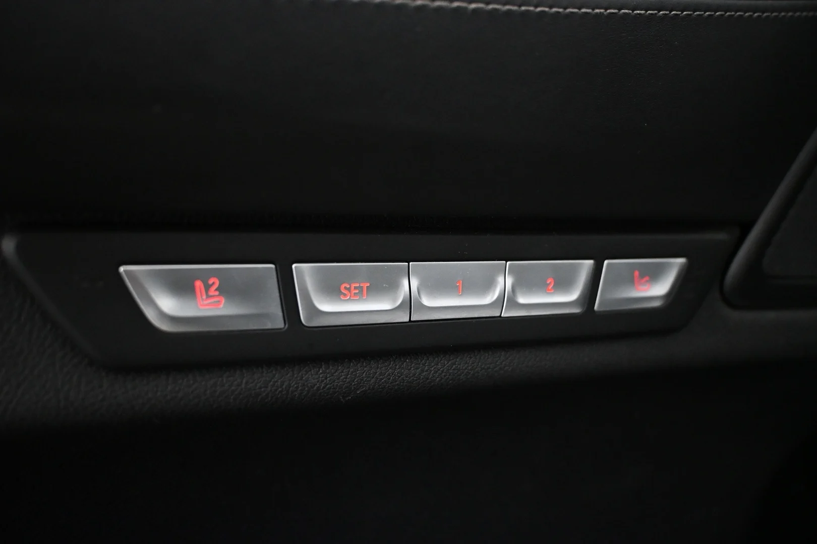 Car Image - 17zDJo2XWR9EPOyQoMeLqJ