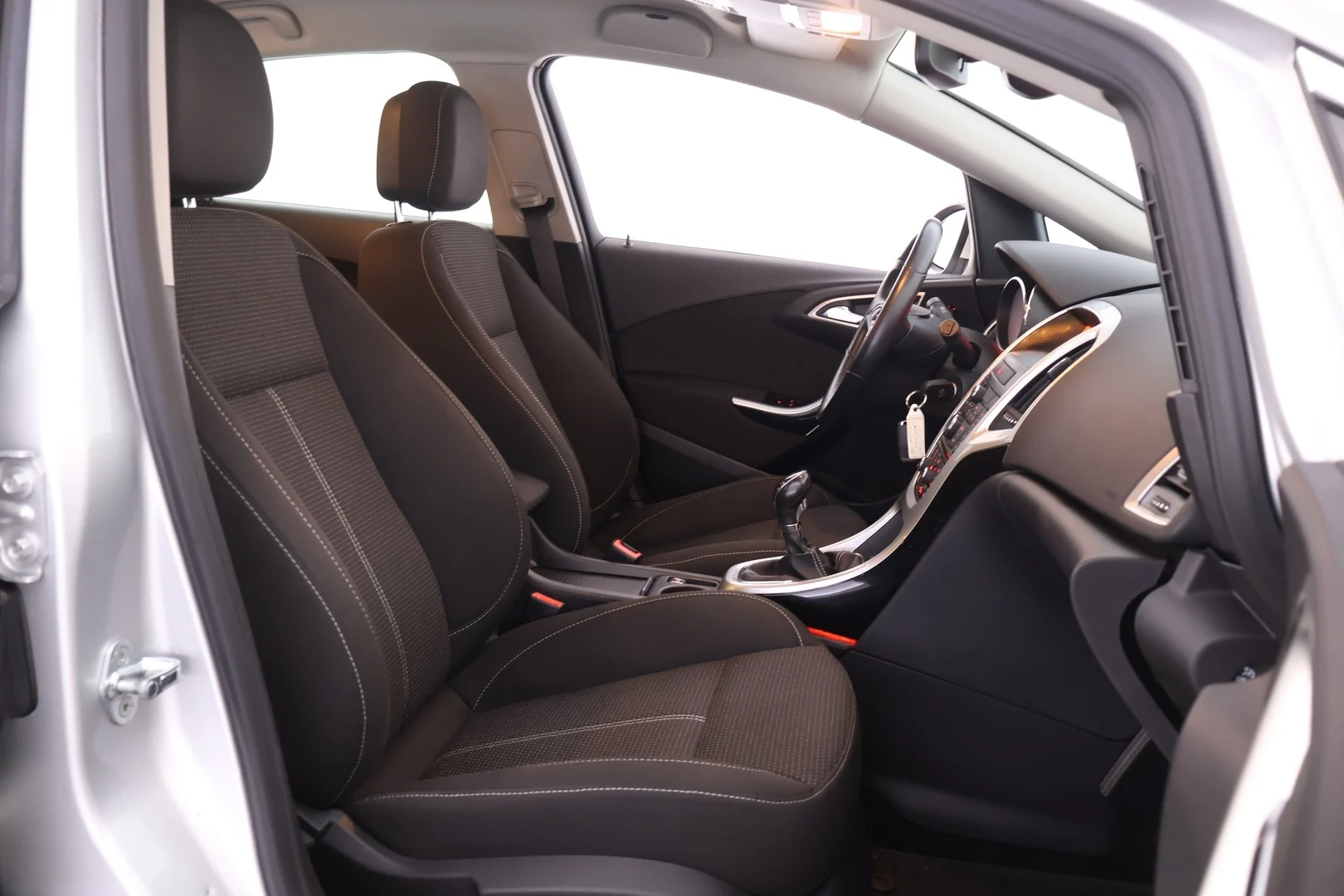 Car Image - 3BvC6M3JVj7XEJ95hCof7Z