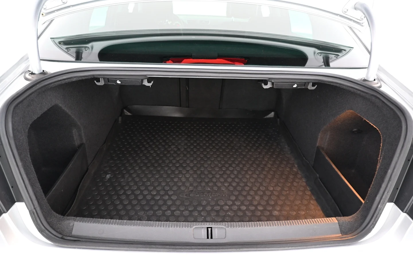 Car Image - 2BUbcD8Myt3vTbLIUiZaf5
