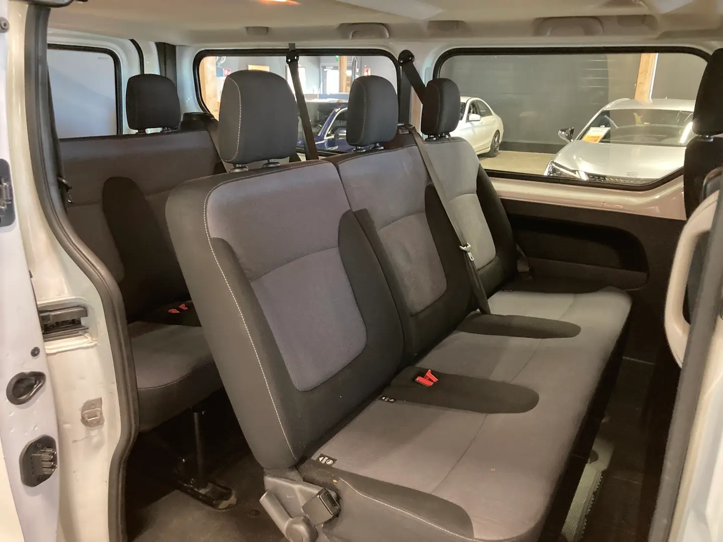 Car Image - 4qhEZQ710CPyITQjn7afU1
