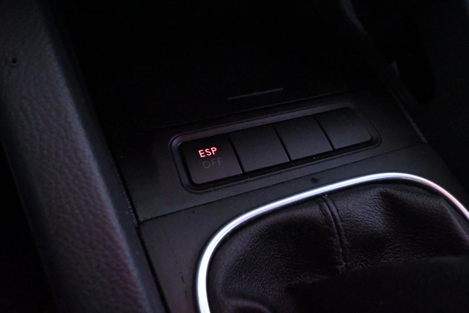 Car Image - 1NiIVaraT8eMsbV7UgXMRC