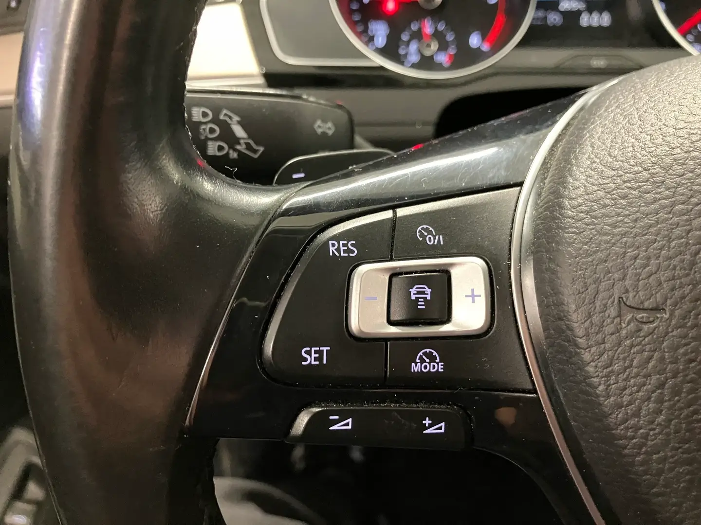 Car Image - 7mrSUJA3WqJEXlKtqLz8Cl