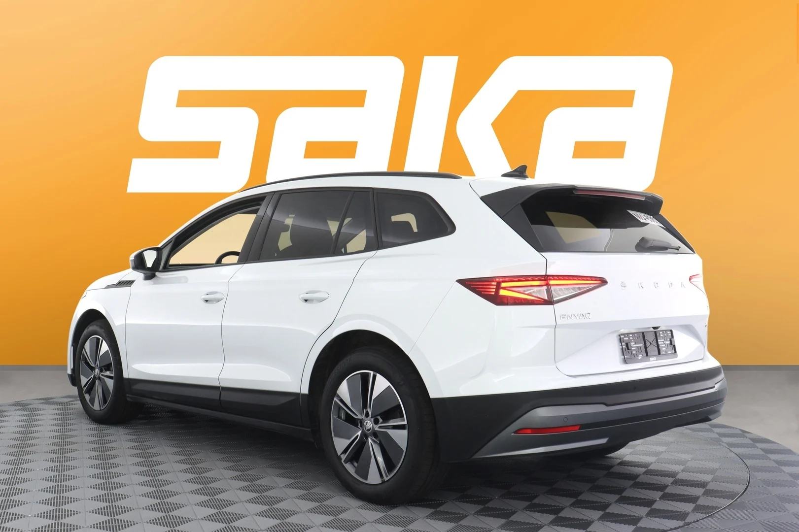 Car Image - 6syIhLi71X9RsXFaxCIzIN