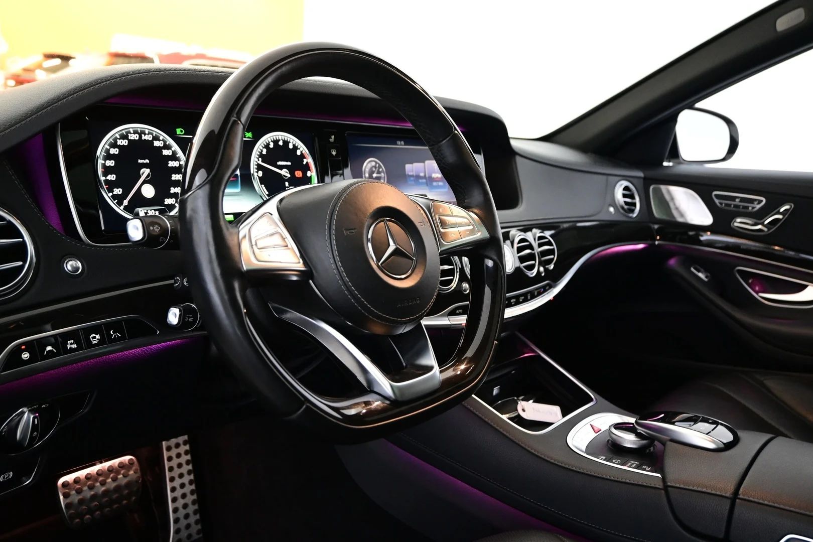 Car Image - 4c4jE64fY05p7G6Xi4DfGB
