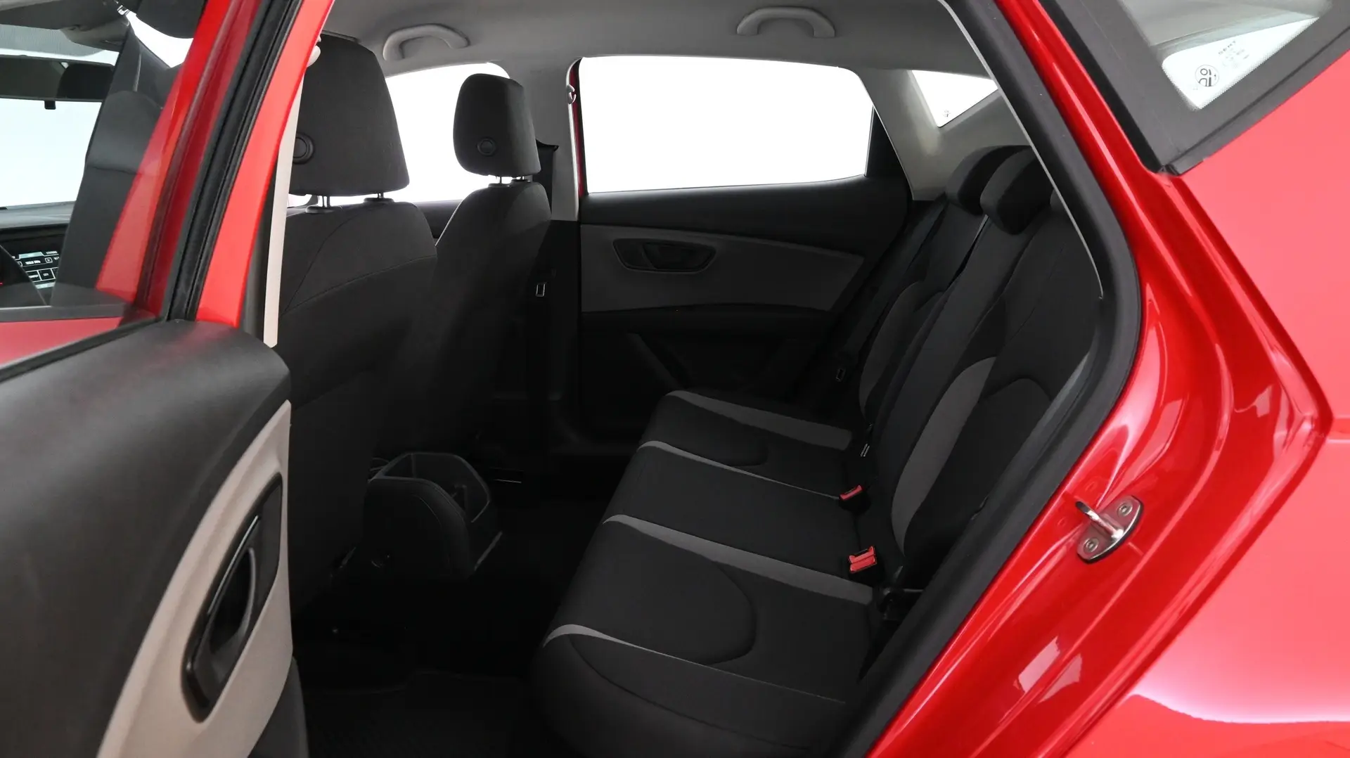 Car Image - eByIJunTuHnFHXqSKClMS