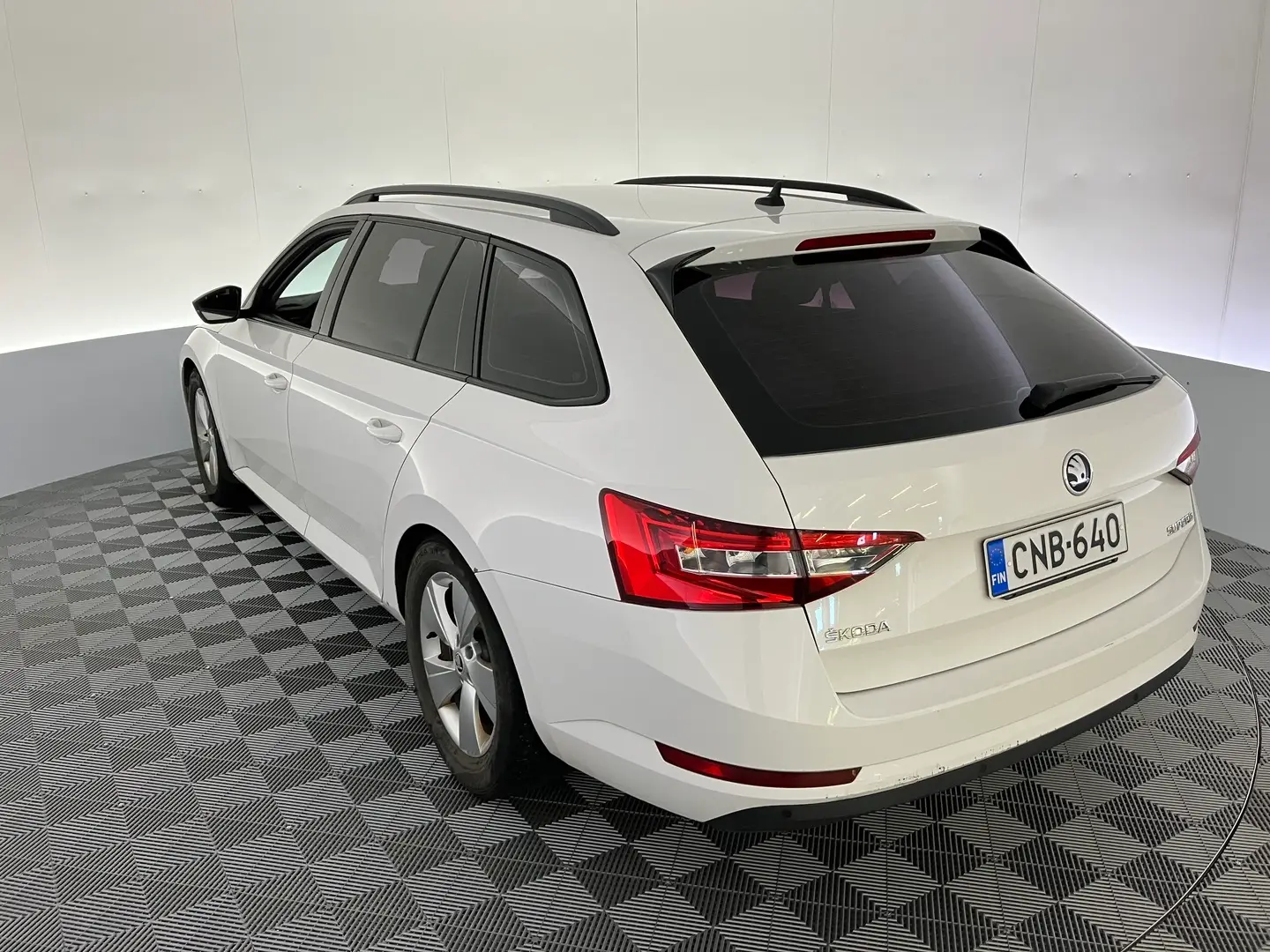 Car Image - 1GYt8zCfA90vLSVuf6sAfk