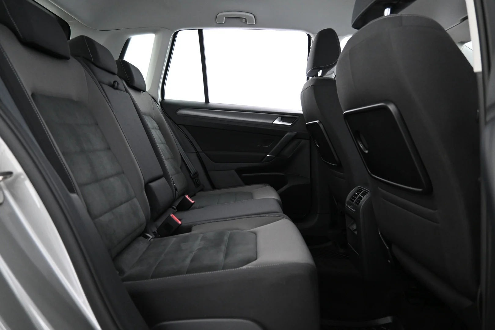 Car Image - 7KmoB11RE43HCBGp4ccymE