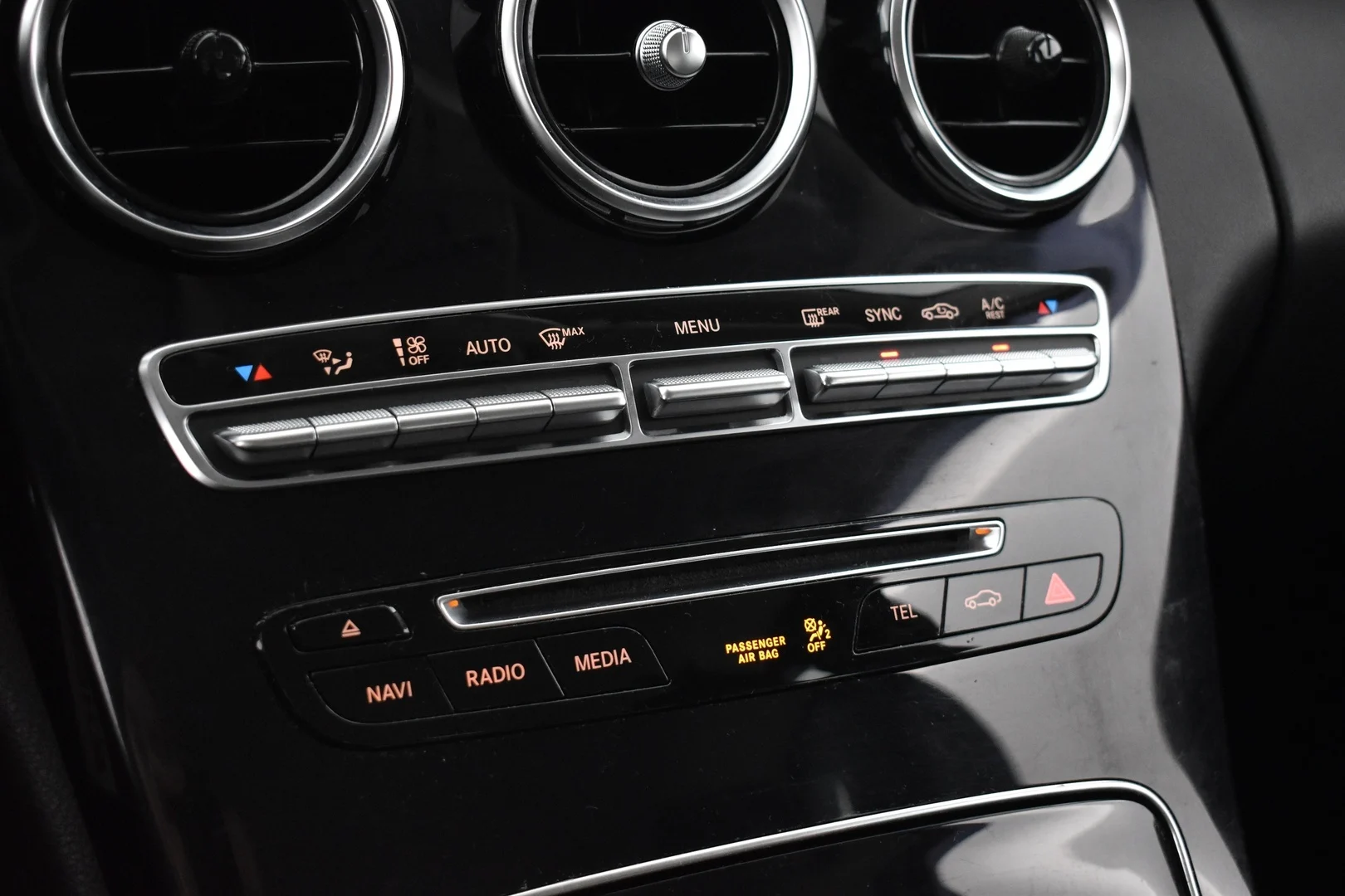 Car Image - 2hTY6Ttc1xEWRav3V1ysR9