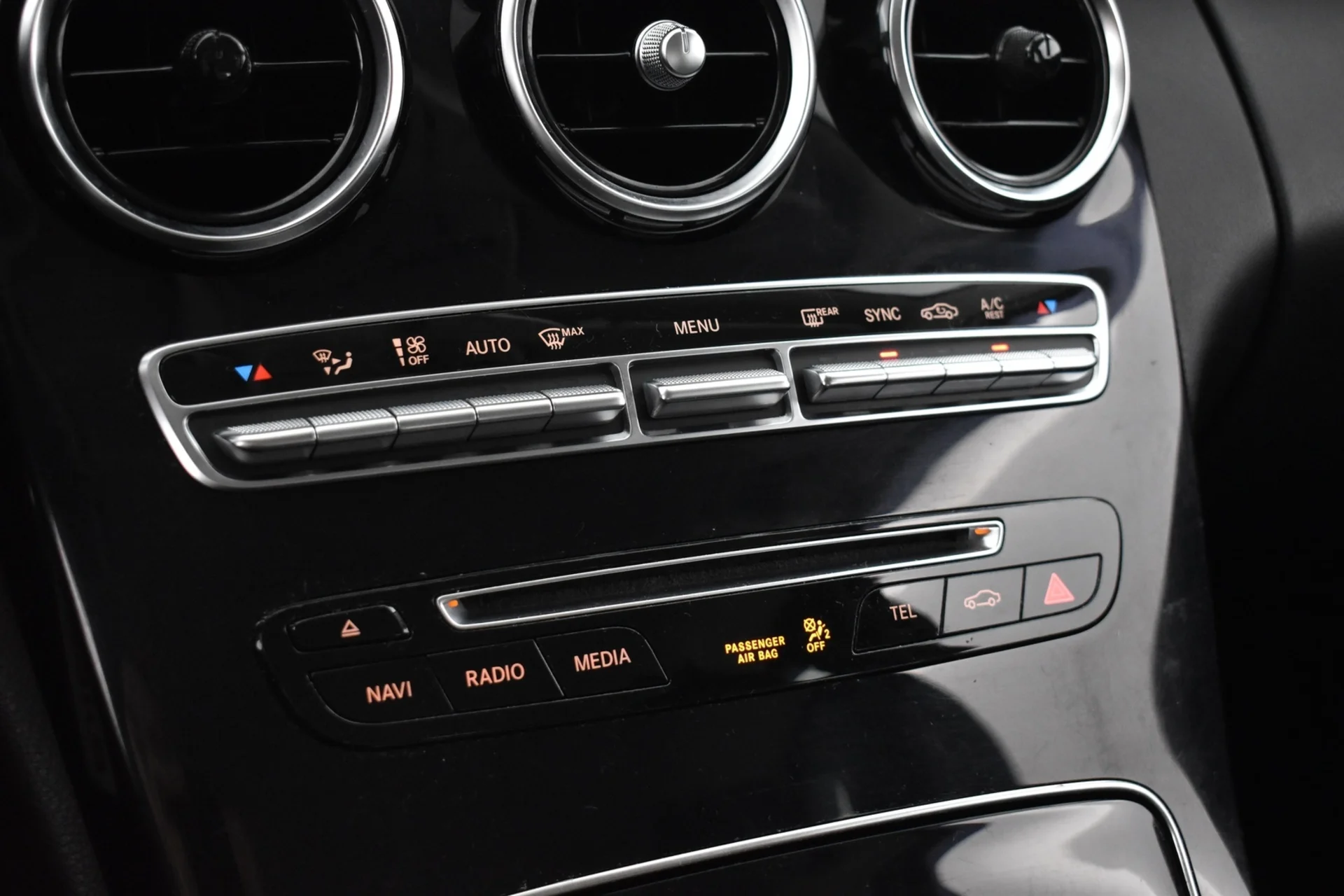 Car Image - 2hTY6Ttc1xEWRav3V1ysR9