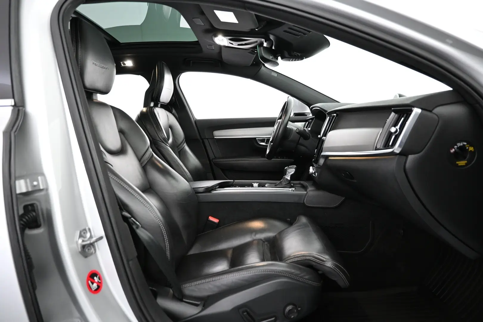 Car Image - 2IuiahSGn0QFxmOs9AmRHm