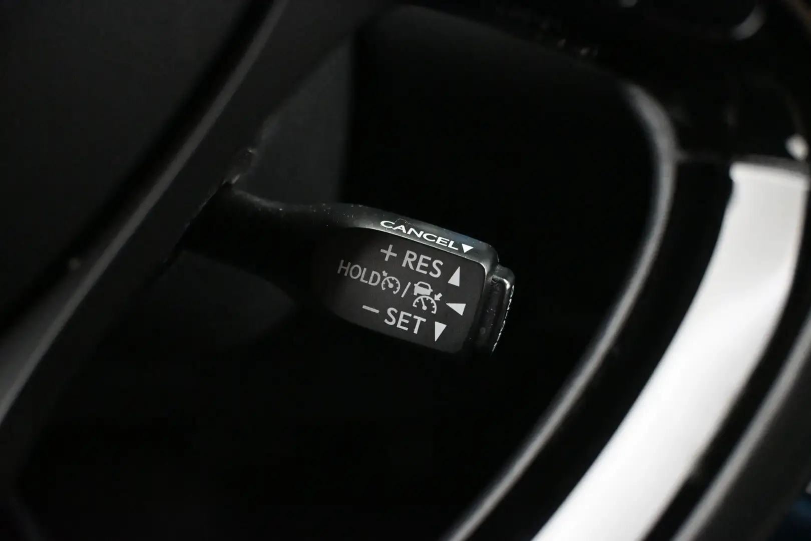 Car Image - 7cmJFkrUzSg6AQMvMnFY8t