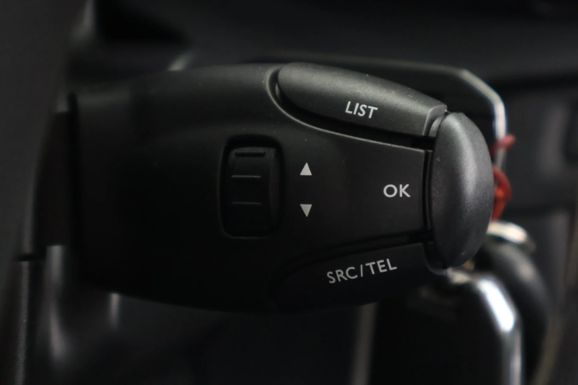 Car Image - 4ypYDqXEJR1HDFZ4JX2Ms5