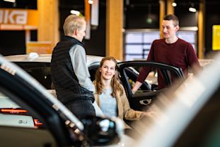 Hyvä auto kesälomamatkalle kattaa kaikki tarvittavat ominaisuudet, kuten riittävän tilavuuden sekä ajomukavuuden.