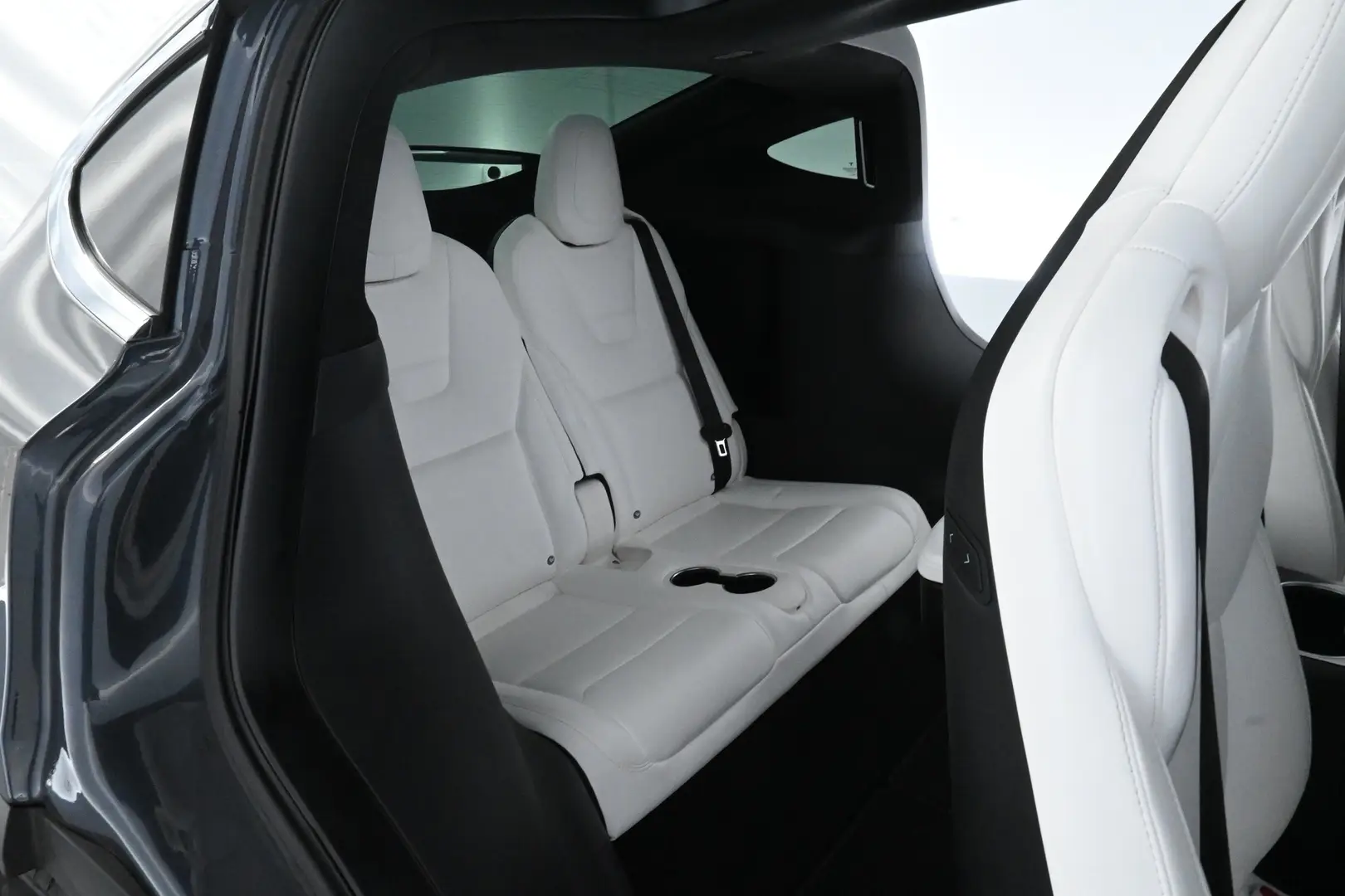 Car Image - 3x3D9vGbX5HxsffwqSjKk1