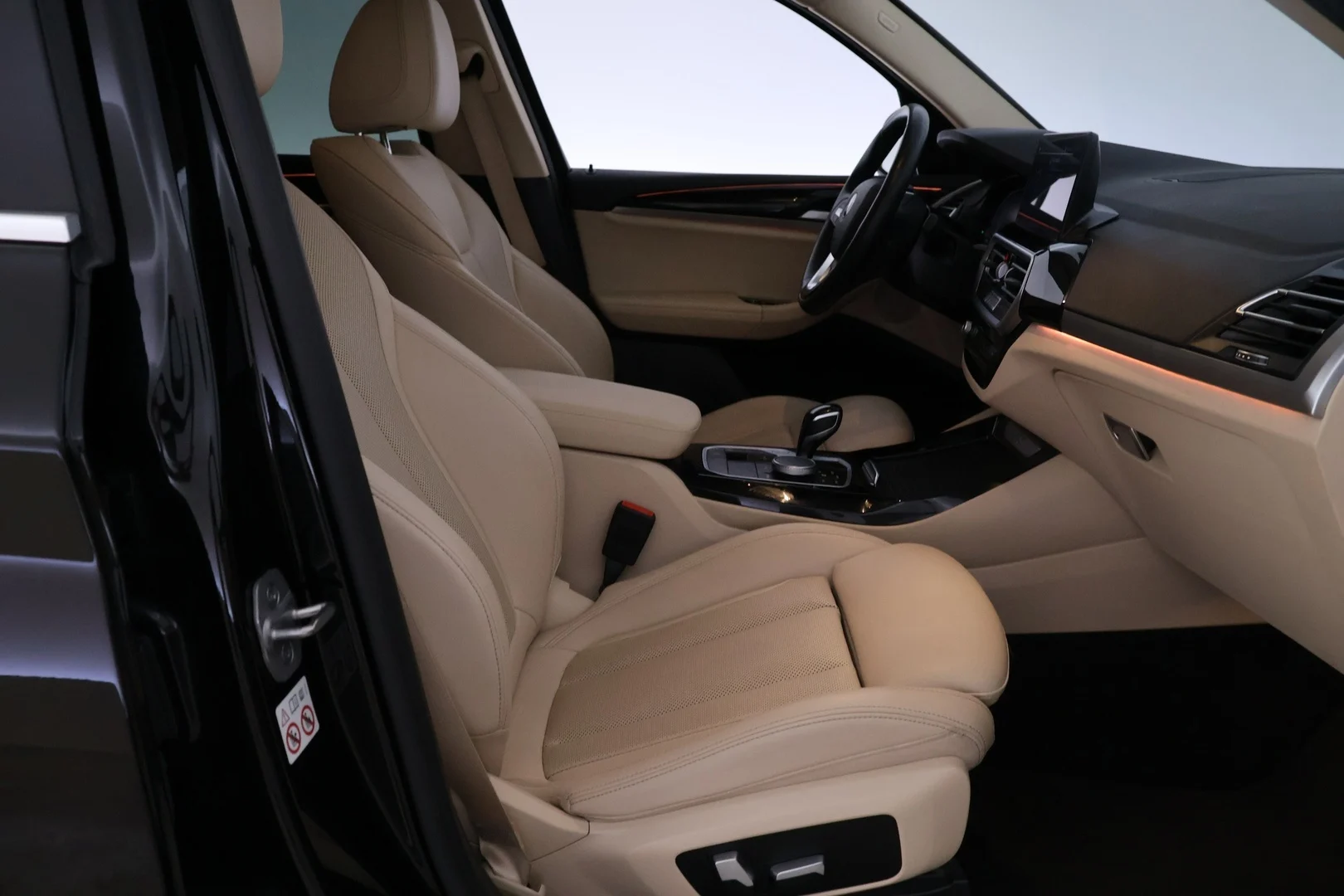 Car Image - VJ1n2UmIDqIPLtmAGFjMp