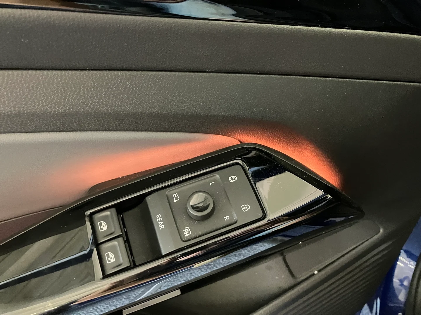 Car Image - 6w76x2zos2FLSTIoNMvY8G