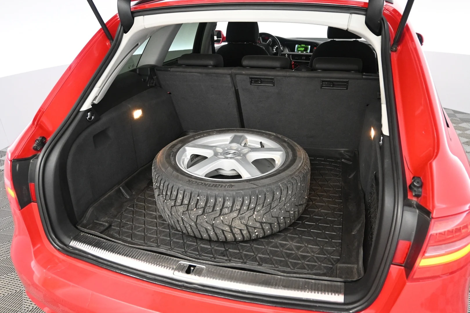 Car Image - 7lubA4zEkLxyUNd0WmGMju