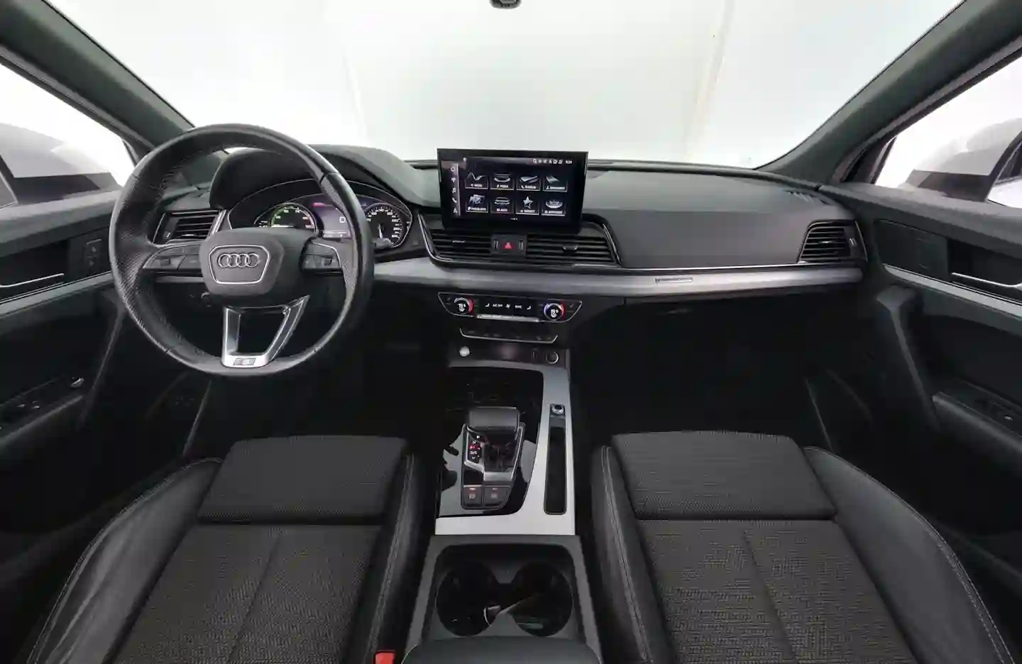 Car Image - 27QmQ9zfGBD6VHxK5mPBhl