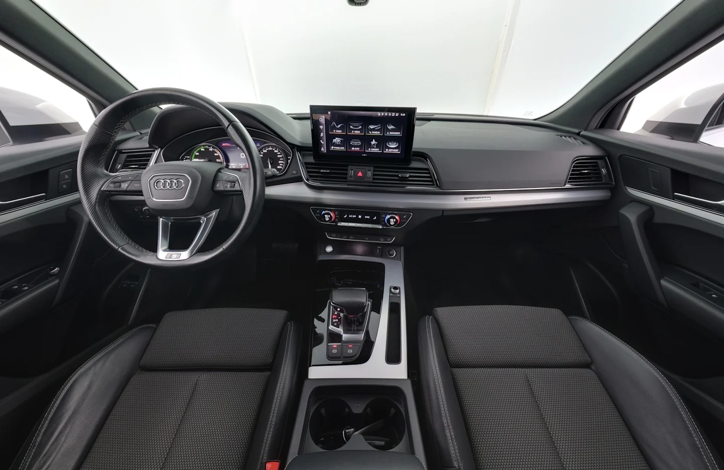 Car Image - 27QmQ9zfGBD6VHxK5mPBhl