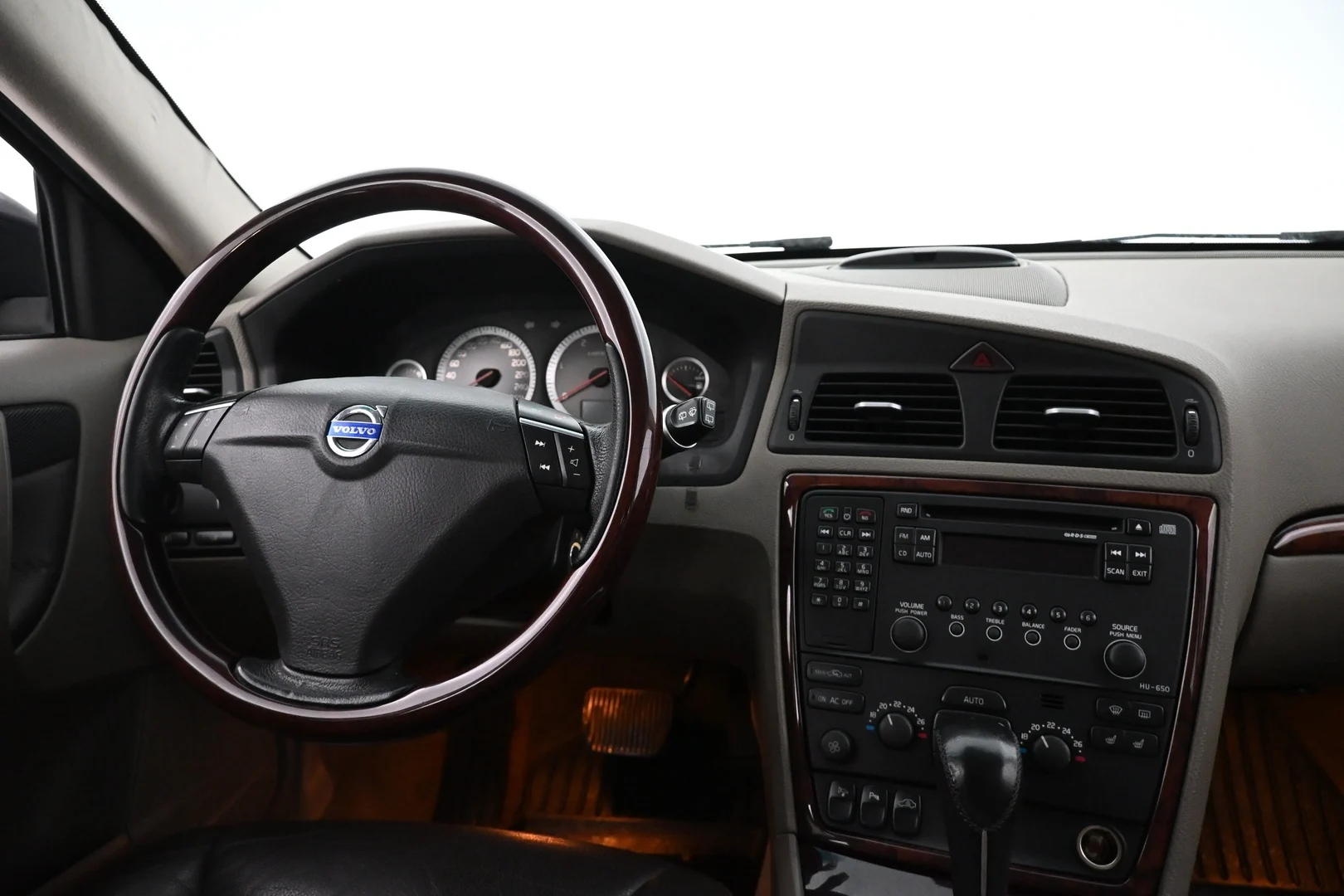 Car Image - 7rfBoU3R8rLbPtXGH7G3fj