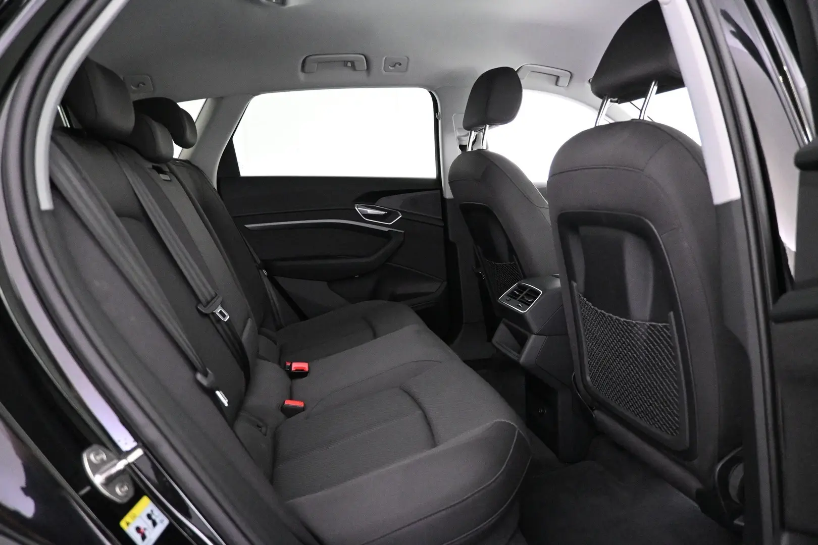 Car Image - 1mAQh5BRQZ33EZxdlqKxU9