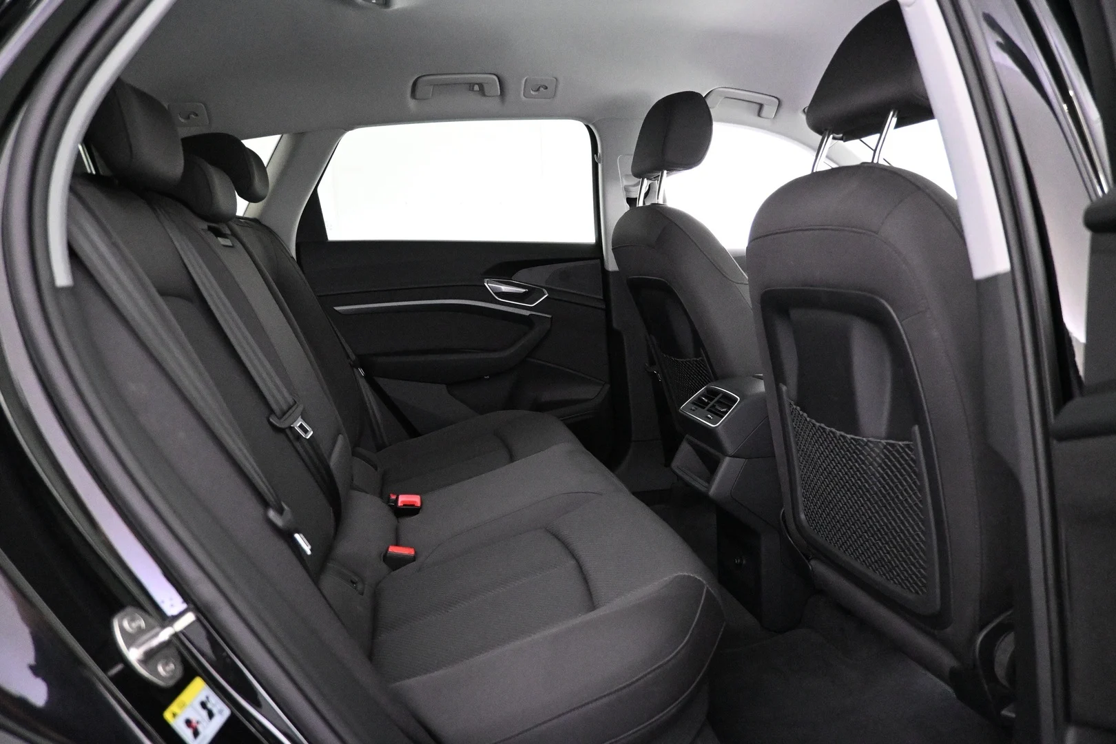 Car Image - 1mAQh5BRQZ33EZxdlqKxU9