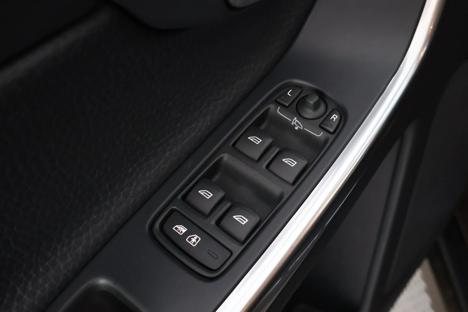Car Image - 1nrhRW8RndTgpIP060AfcG