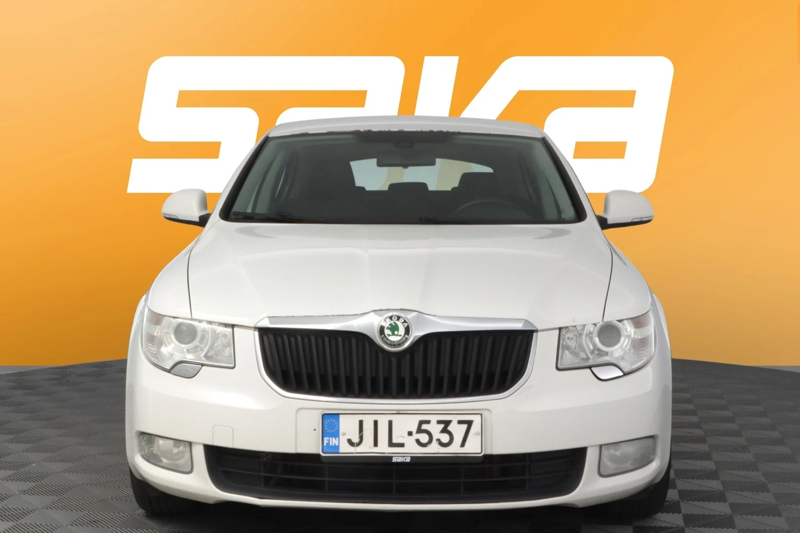 Car Image - 3I5gdL4Eq1CRyXhj6snyIv