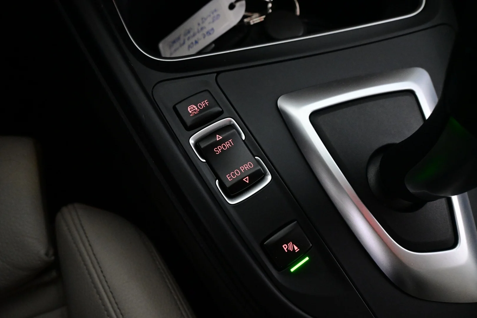 Car Image - 3fEqbRJecv8zDMR6pct7WH