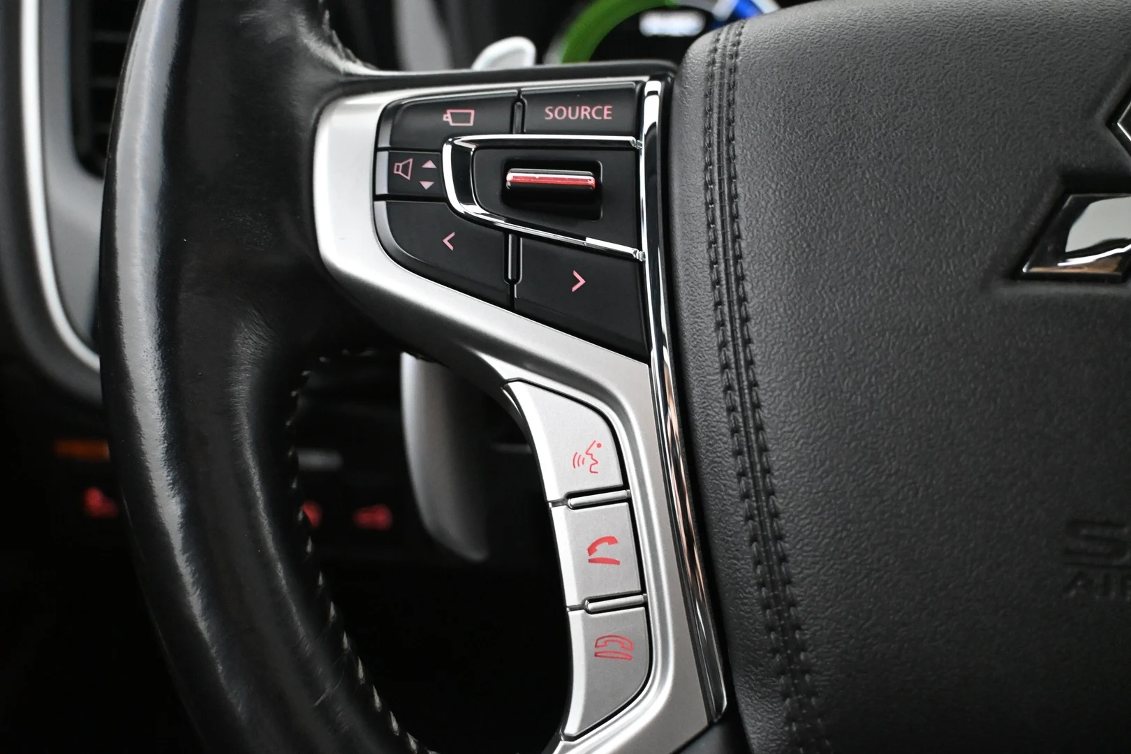 Car Image - 43TnZEfT8g3O7r9x4rxdUV