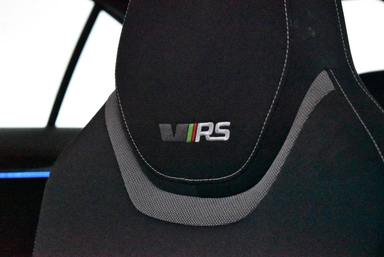 Car Image - ItE7tF32CNFd8XcG3qJ0F