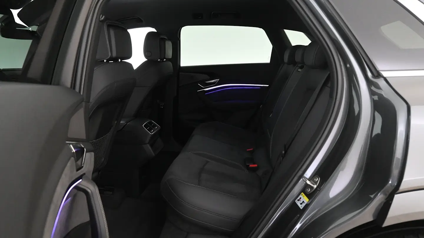 Car Image - 2Ji56n4gU5OsKzdobDPTuK