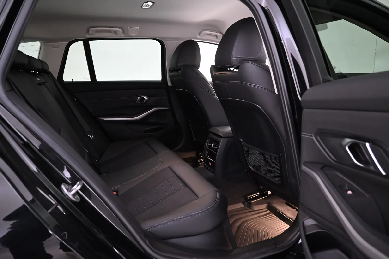 Car Image - qNxUTuagSGt0UBhXRnP6d