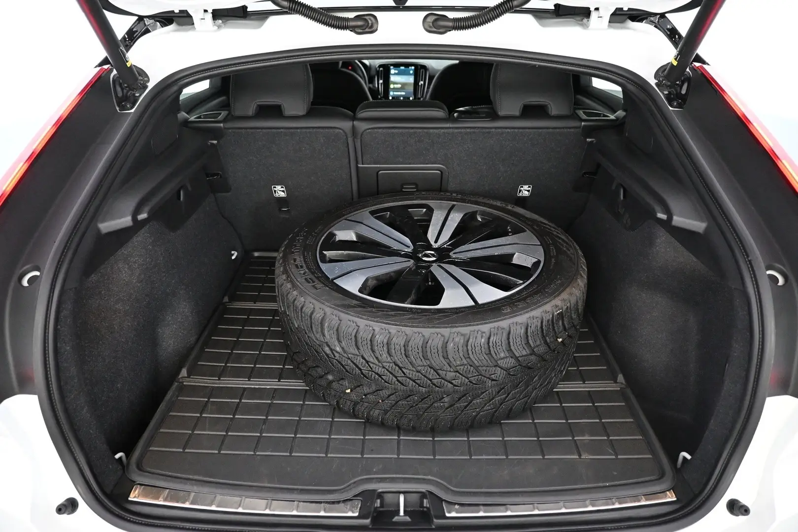 Car Image - 44qCzA8rte3ESzSttgGVId