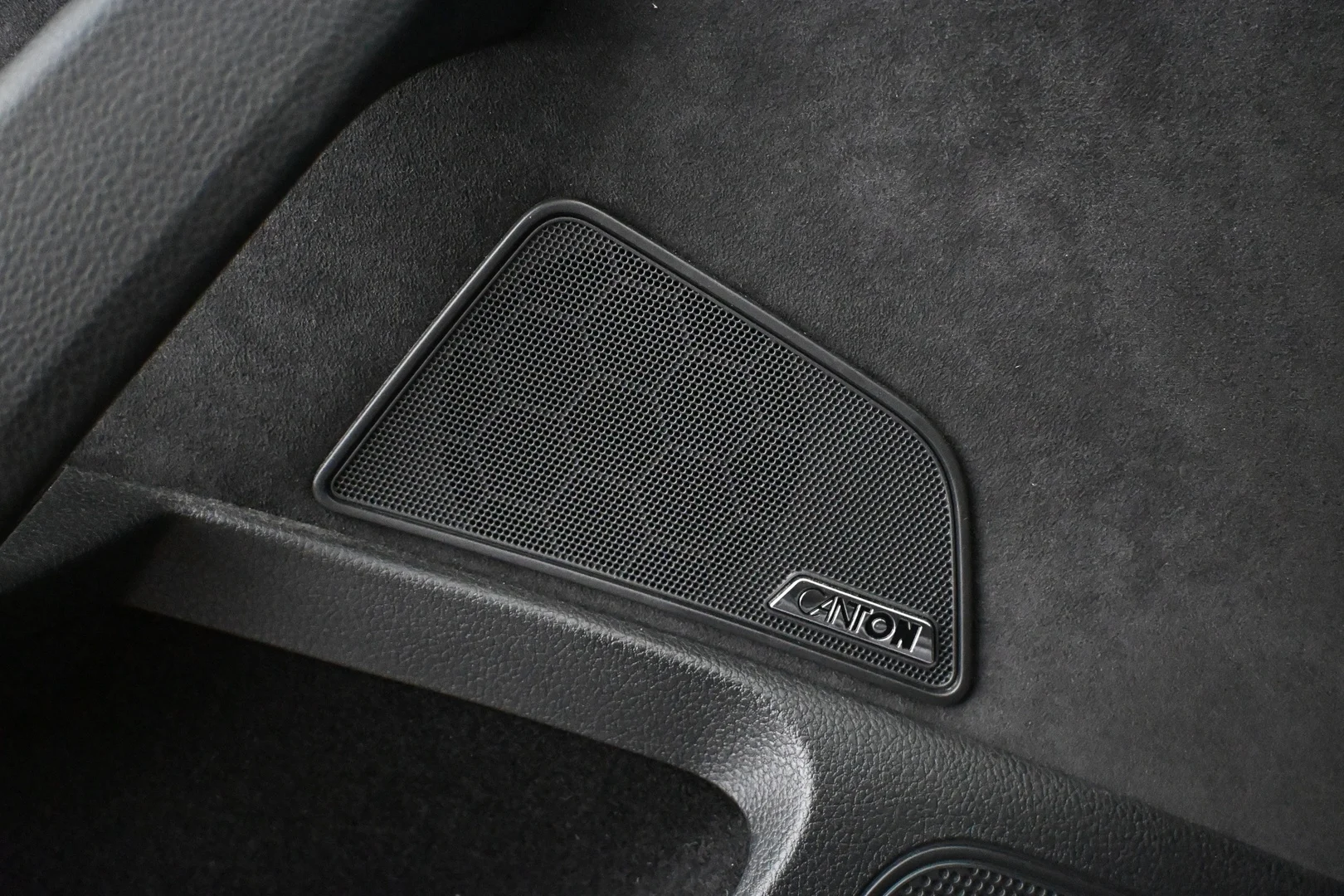 Car Image - 6T0Kne3bW5MpnZYidioFw4