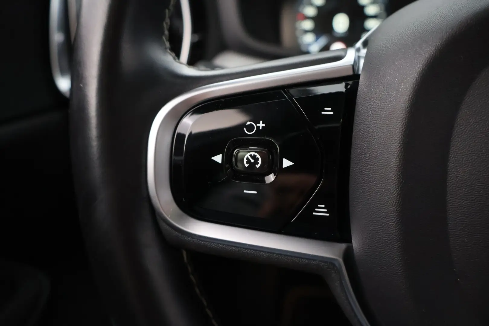 Car Image - z1am2p5GAmRyyYXqFDHx9