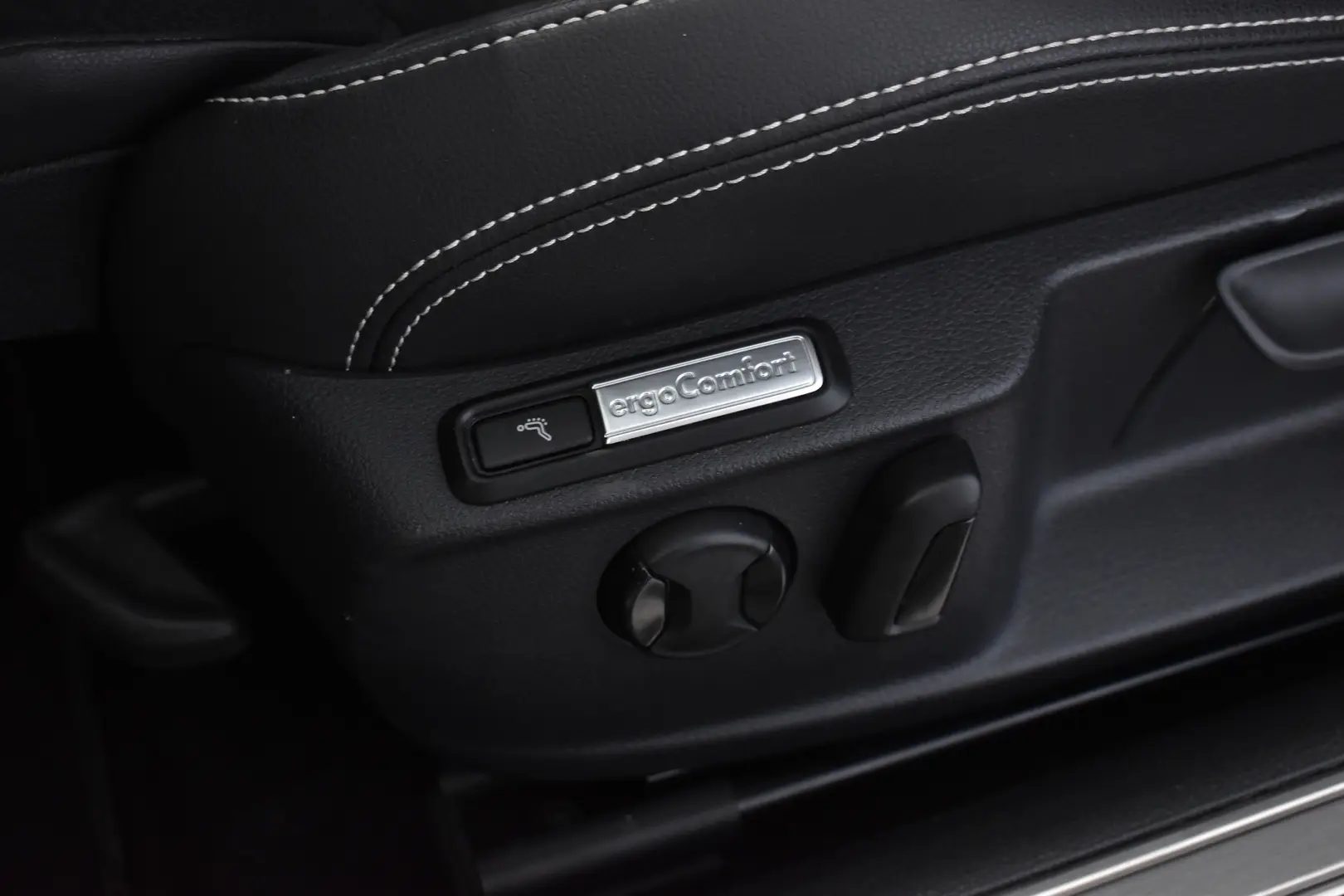 Car Image - 3kJrjmprFjVHRq33oa41su