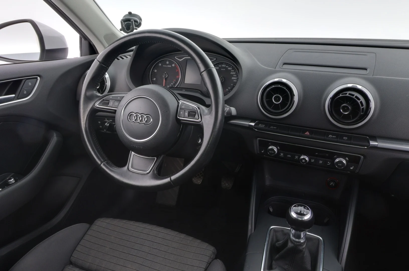 Car Image - BSWz86nNlAI9IkilKtN5R