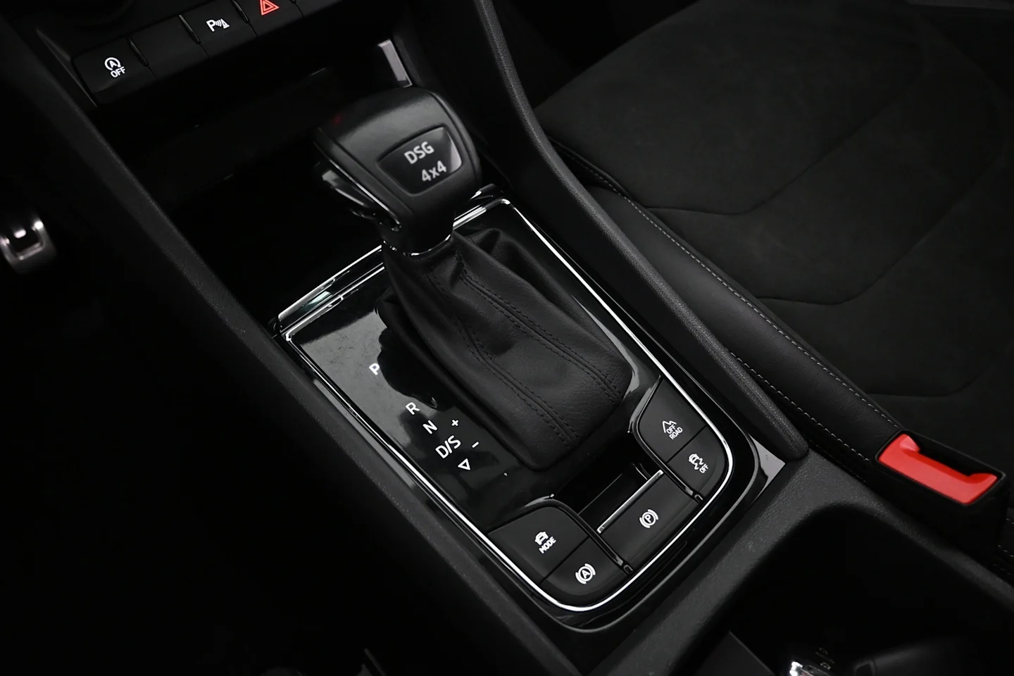 Car Image - 3nx2S78ilQhl3rLAELbaHH