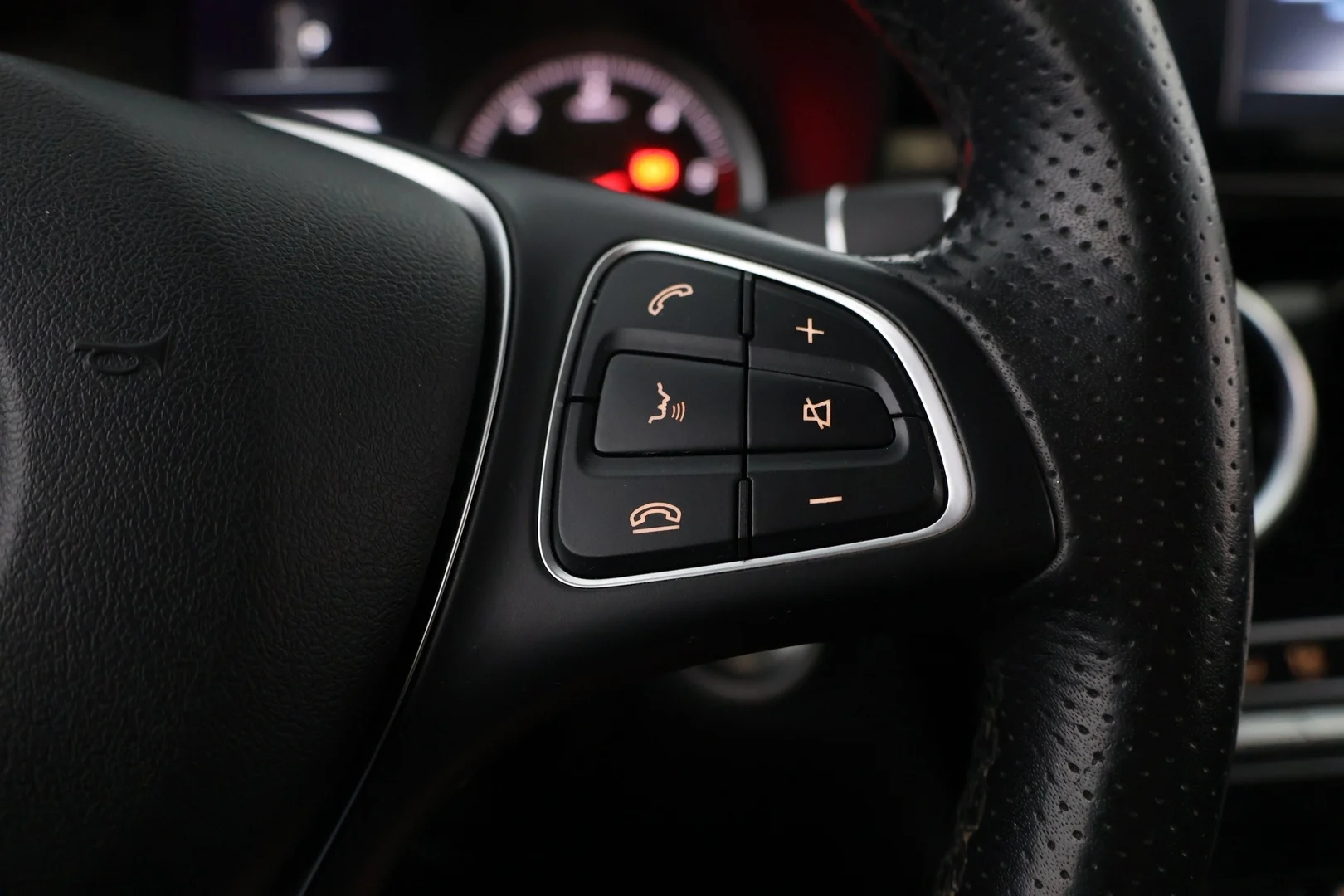 Car Image - vHEJ8MmtngngU5y10yVmE