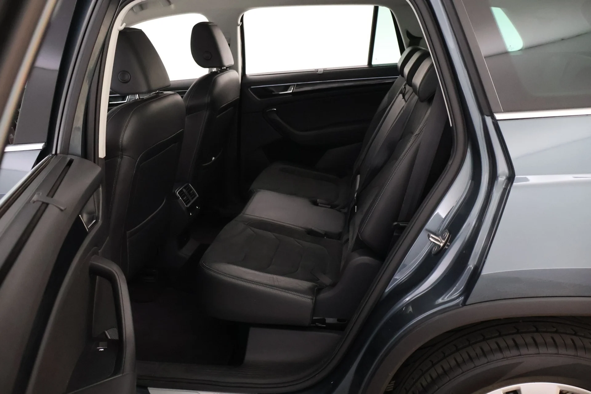 Car Image - 6JUzSTD5EVCjE8EFBwcZnj