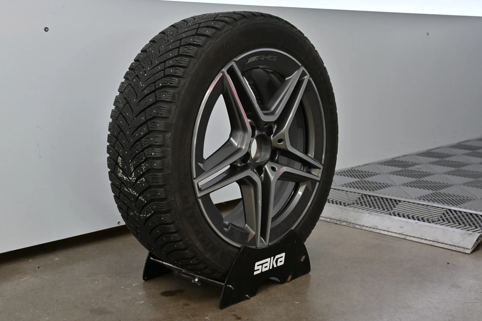 Car Image - 2NcMxGDPFEcgIz3KUTIgDT