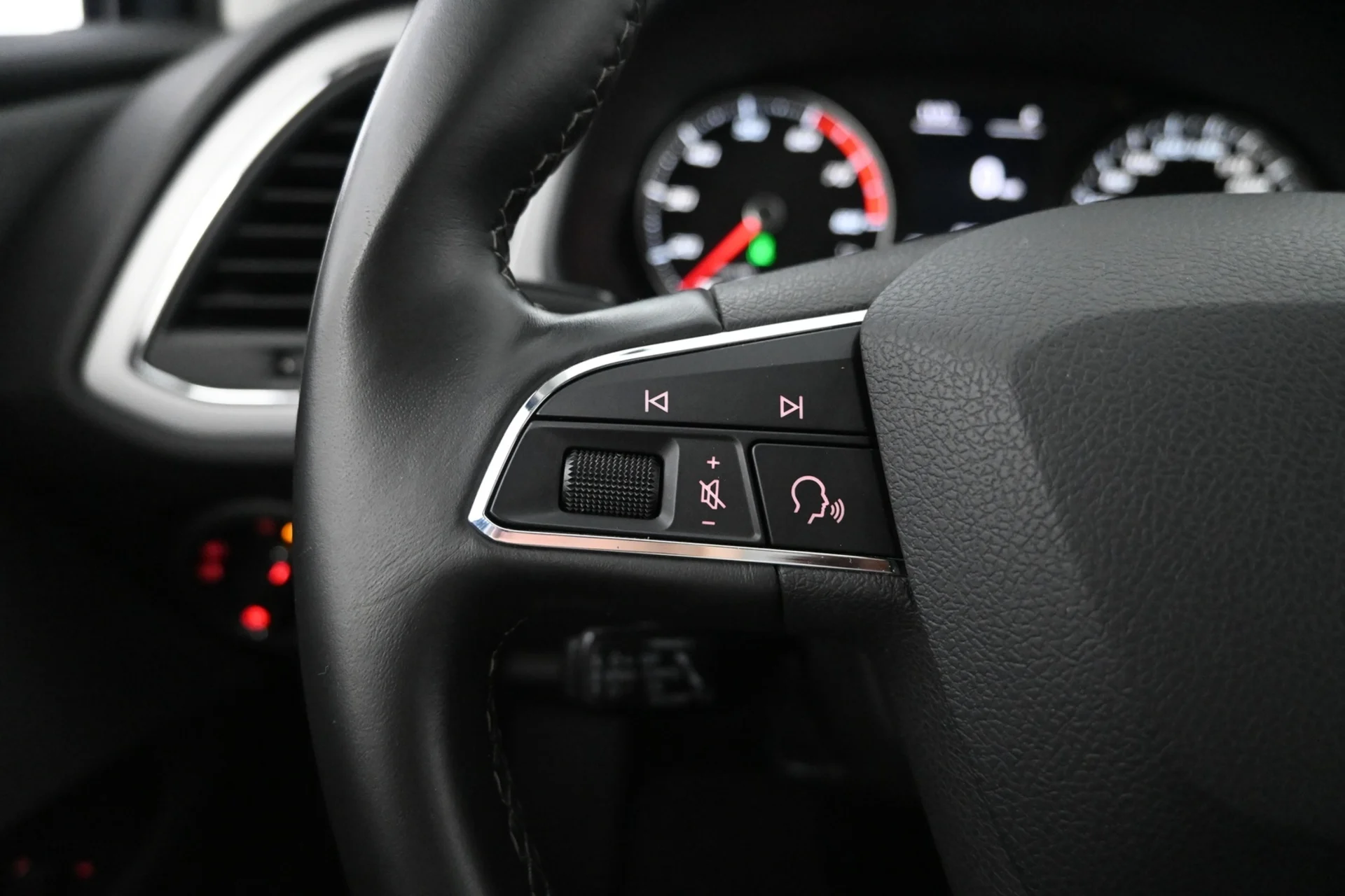 Car Image - 5nmFDIVow6EZOJd2z1aZnk