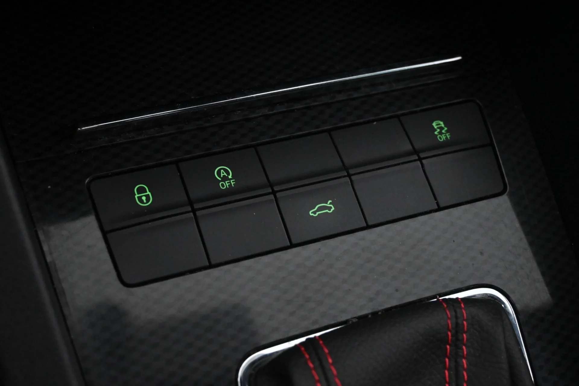 Car Image - dXYF3UzpEi1I6avoTLxot